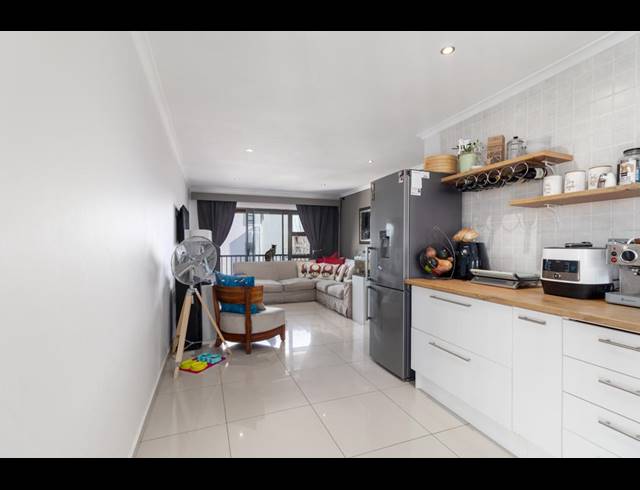 2 BEDROOM APARTMENT SOLD IN BURGUNDY ESTATE